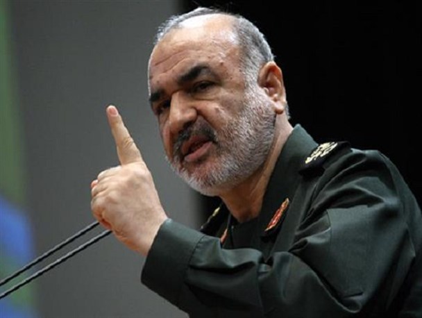 خیال دشمن راحت باشد نفوذ ایران در جهان قطع شدنی نیست/ ملت از فشار اقتصادی نترسد، ایران سرشار از ثروت است/ دشمنان ما مشکلاتشان از ما بیشتر است/ حتی آمریکا اگر به اندازه ما در تحریم بود فرو می ریخت