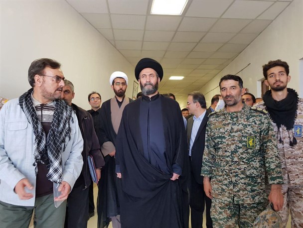 بازدید نماینده ولی فقیه در استان اردبیل از نمایشگاه هفته دفاع مقدس