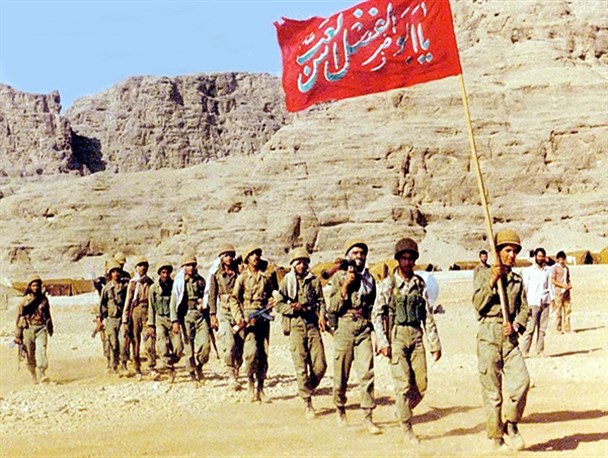 پیروی از ولایت فقیه رمز پیروزی بر استکبار/همیشه سرباز و گوش به فرمان رهبرم هستم