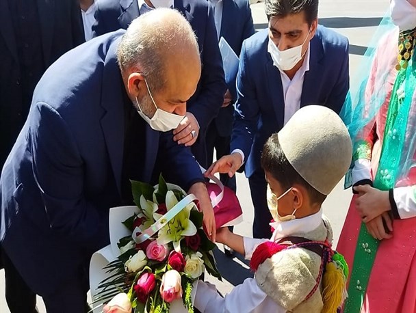 سفر وزیر کشور به کهگیلویه و بویراحمد/ ادای احترام وحیدی به شهدای یاسوج+عکس