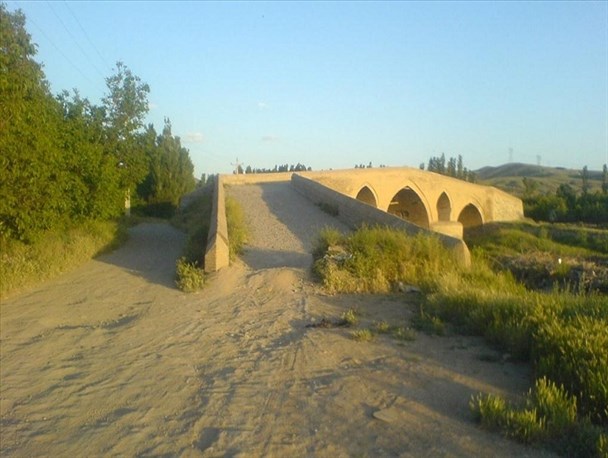 مسدود شدن مسیر ورودی پل حاج سیدمحمد بعد از دوخطه کردن راه‌آهن زنجان/ معاون استاندار زنجان: حل این مشکل نیاز به هماهنگی راه‌آهن و شهرداری دارد