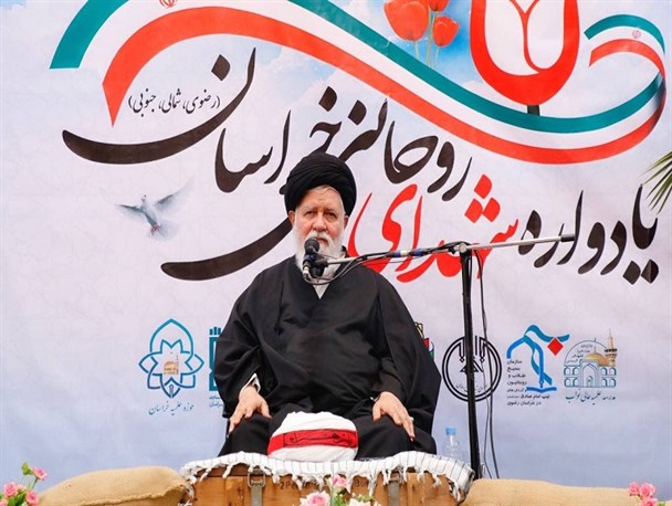 انقلاب کربلا، راهبرد انجام وظیفه در قبال اسلام را آموخت/ طلبه باید به درد نیاز روزِ اسلام بخورد