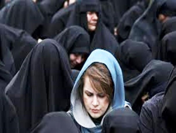 متولیان امور زنان قبح مسائل را حفظ کنند/طرح برخی مسائل حرمت تمام زنان جامعه را از بین می برد