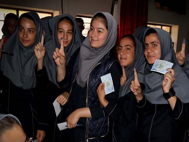آغاز رقابت انتخاباتی دانش آموزان فارس
