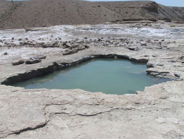 چشمه معدنی پیرگیابان خواص درمانی دارد