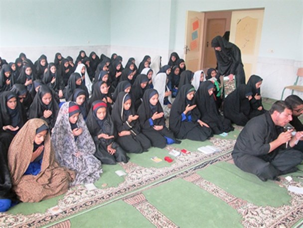 50 گفتمان دینی و مجلس روضه خوانی در مدارس اردل برگزار شد