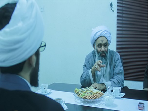 منشاء نفوذ دشمن عقب ماندن خواص و نخبگان از امام خامنه‎ای است