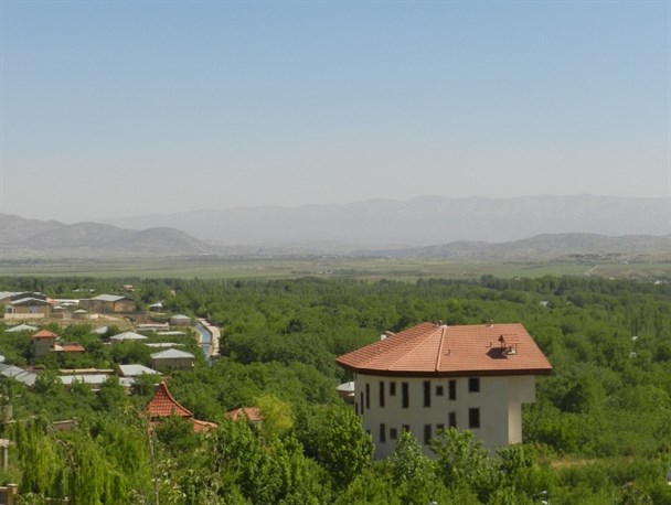 ساخت وساز ویلاهای غیرمجازدر سپیدان بیداد می کند