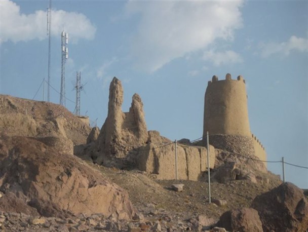 قلعه تاریخی ضرغام کهنوج در آستانه نابودی است