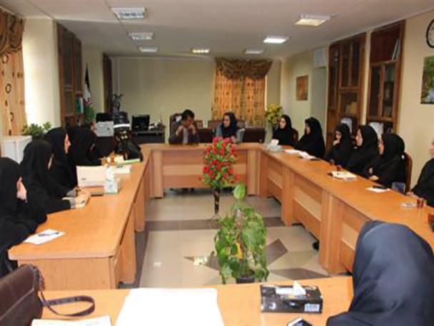 نباید از نقش کلیدی زنان در جامعه غافل شویم