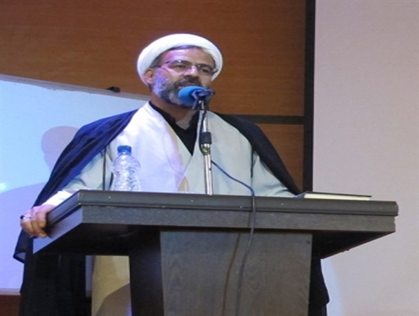 باید فرهنگ مقاومت را امام حسین(ع) فرابگیریم