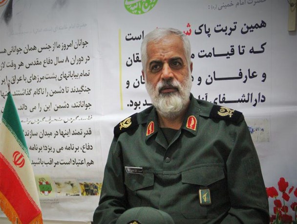 در جهاد کبیر باید مظاهر بیگانه و تمسک به دشمن را کنار گذاشت/ برخی خود را با دولت فاسق ژاپن و دولت غاصب آلمان مقایسه می‌کنند
