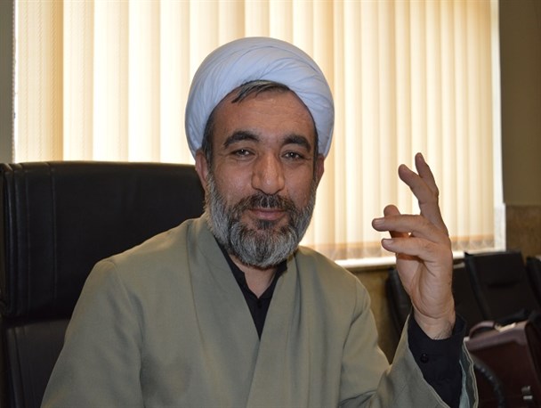 انجام مباحث فرهنگی نیازمند کار ریشه ای ودوری از سطحی نگری است