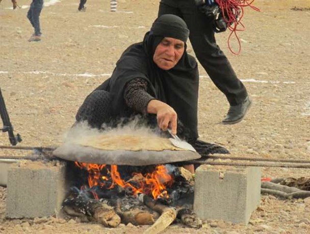 طعم خاطره انگیز غذاهای سنتی در جشنواره بومی محلی+تصاویر