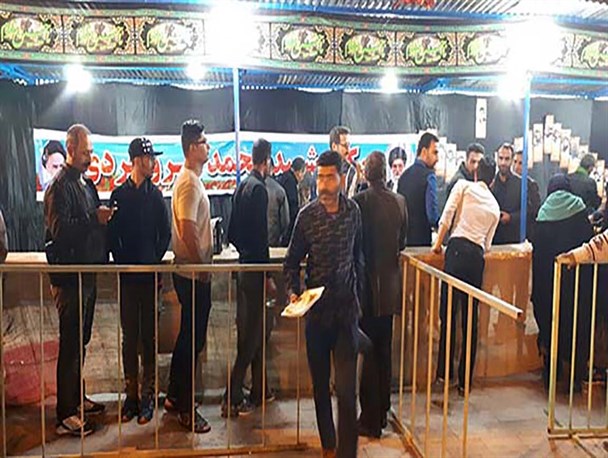 پذیرایی از زائران کربلا، مرهمی برای جاماندگان اربعین/بروجرد پذیرای هزاران زائر