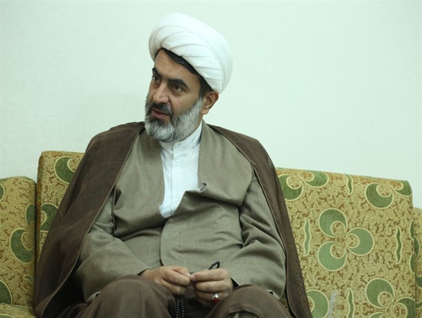جامعه مداحان جریان‌ساز باشند