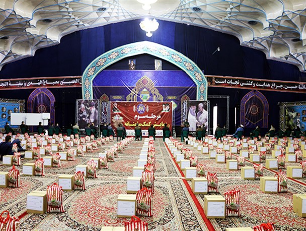 تصاویر/کمک مومنانه کارمندان کرمانی با ۴۳۰ بسته معیشتی