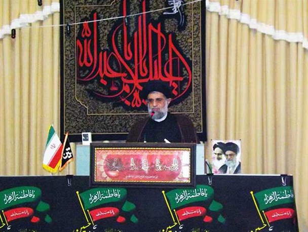 عواملی خاص تالاب و ساحل را تصرف کرده اند