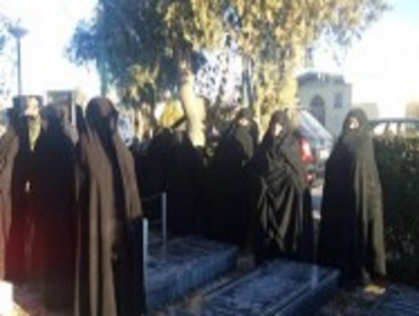 عطر افشانی گلزار شهدای گوگد در قاب تصویر گلپانا
