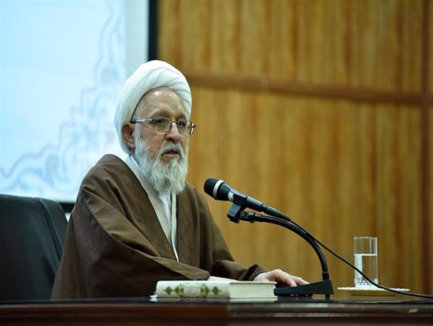فراموشی بیکاری و گرانی از جمله اهداف بزرگ نمایی سخنرانی مطهری است