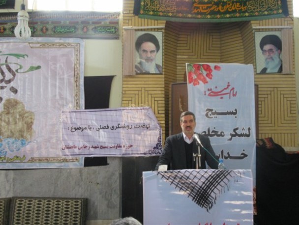 چیدمان لایه های حکومتی آمریکا سست بنیان است/عدم حضور در سوریه ایجاد حاشیه نا امن برای کشور ایران است