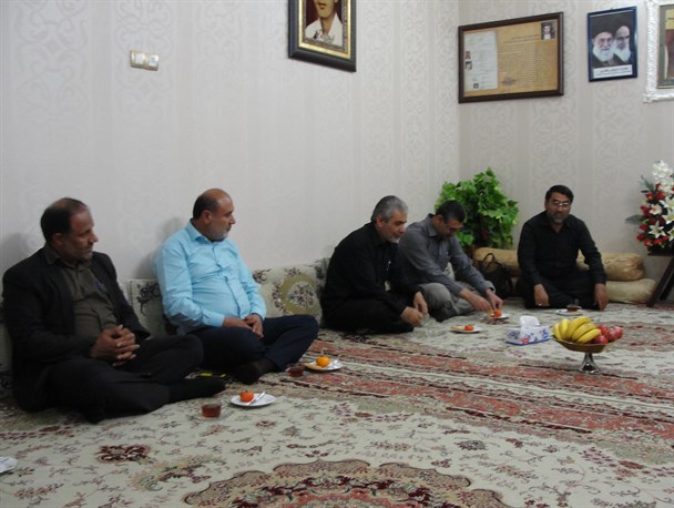 از خانواده شهید شاخص شهرستان دشتستان تجلیل شد+تصاویر