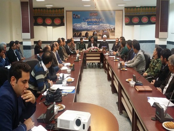 مسئولین ادارات چگنی باید با تشکیل کارگروه از تبدیل تسهیلات اعطایی به کار مطلع شوند