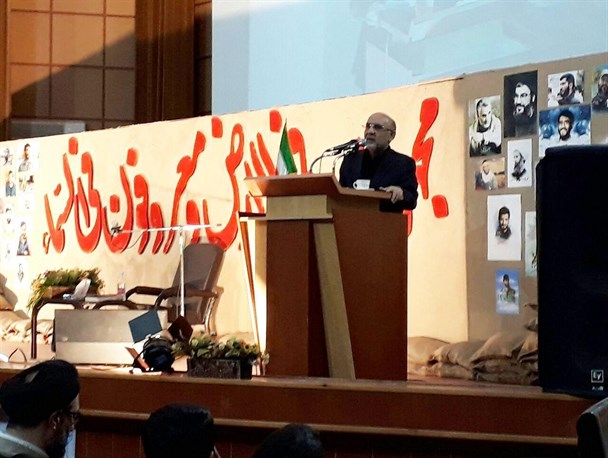 فرزندم با عشق و علاقه راهش را انتخاب کرد/ نماز شب بابک ترک نمی شد