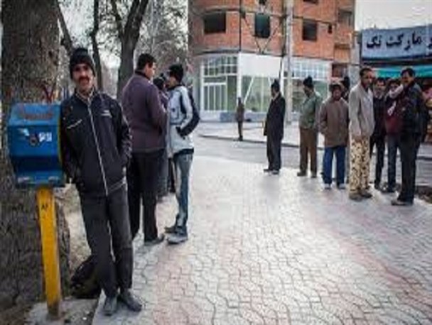 سرگردانی کارگران فصلی در میادین شهر کرج/ فقط کارگران فصلی بیمه مورد حمایت قرار می گیرند