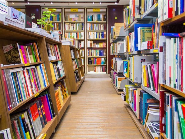 ۳۰۰ صفحه ۳۶ هزار تومان، بفرمایید کتاب!/ رمان‌های صوتی و اینترنتی فروش کتاب را تخته کرد