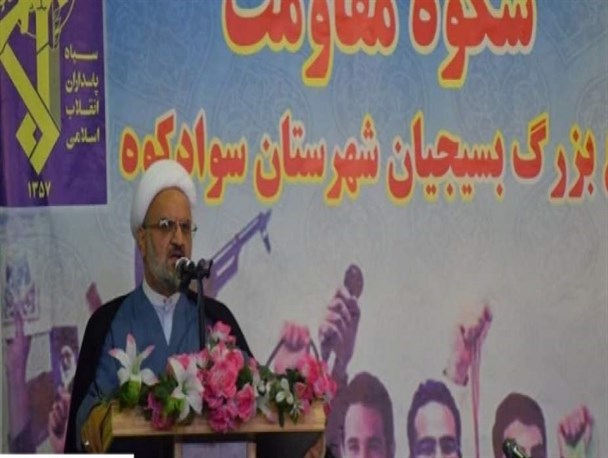 تغییر ساختار نظام اسلامی هدف دشمن در دهه دوم انقلاب