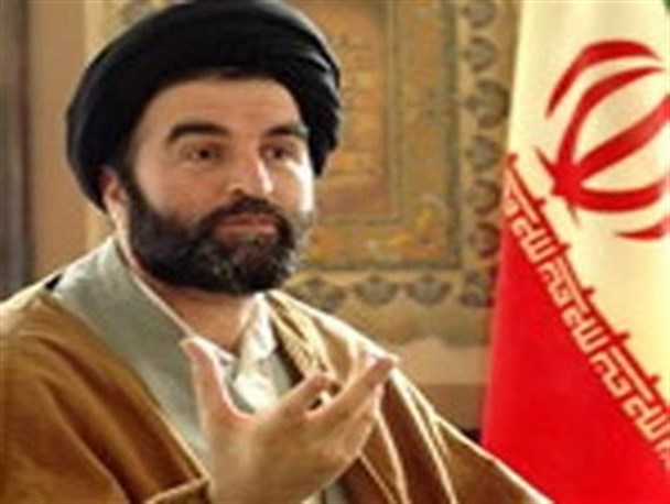 فتنه 88 به دنبال سیاست جدا کردن مردم از رهبری جامعه اسلامی بود / 9دی نشان داد که مردم بجز محور ولایت هیچ محور دیگری را نمی پذیرند