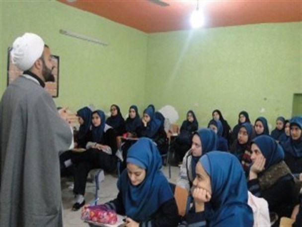 برگزاری گفتمان دینی در مدرسه نمونه دولتی وحدت کردکوی