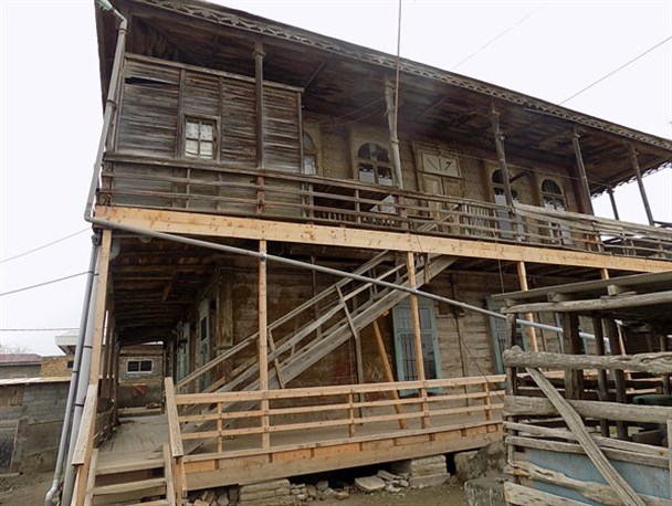 خانه تاریخی خوزینی از نمای نزدیک