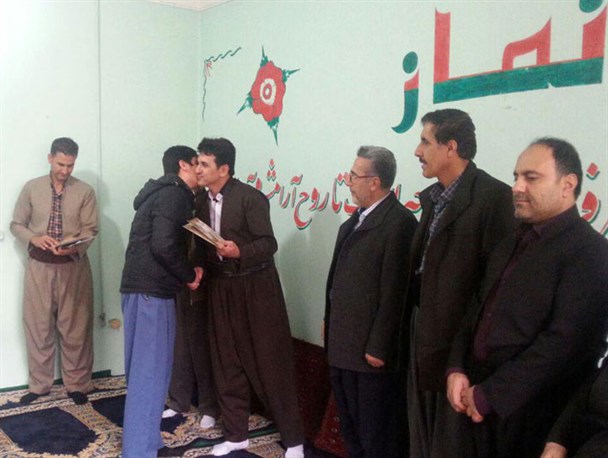 دانش آموزان جوانرودی برگزیده در هفتمین جشنواره تولید محتوای الکترونیک تجلیل شدند
