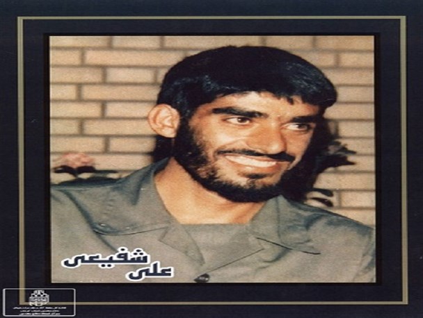 گلایه مادر سردار شهید علی شفیعی از اسراف و بد حجابی جامعه امروز/نانی که خدا فرستاد
