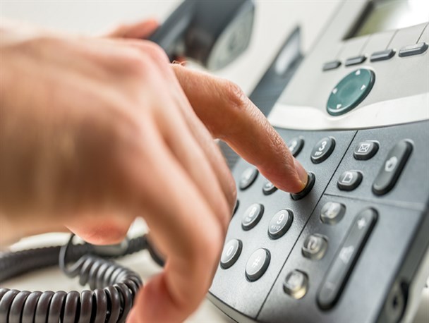 نارضایتی صدها مشترک باخرزی از قطع ناگهانی خطوط تلفن ثابت