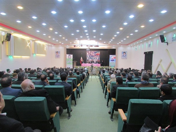 تا روزی که منتظر استکبار باشیم به جایی نمی رسیم