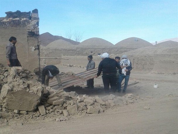 فعالیت جهادگران دانشجو در مناطق زلزله زده کوهبنان