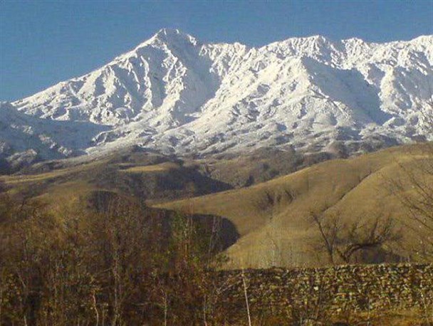 صعود ۳۰۰ نفر از کوهنوردان کشوری به قله «شهباز » شازند