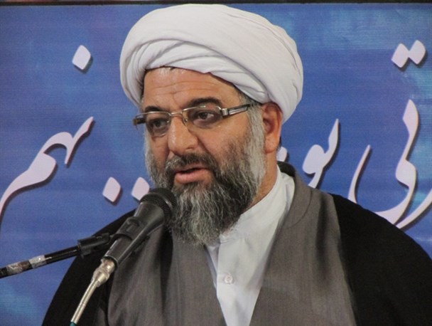 برخی ها در جریان فتنه از قطار انقلاب پیاده شدند / سکوت در برابر فتنه خیانت به انقلاب است