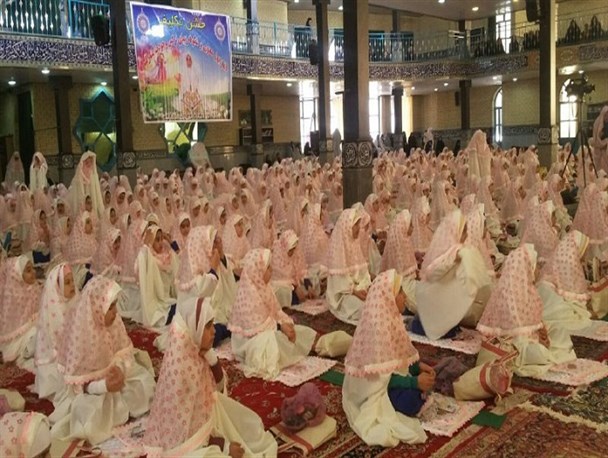 حاشیه نگاری از جشن عبادت دختران تویسرکانی