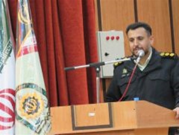 برگزاری جلسات ملاقات مردمی نیروی انتظامی در روزهای دوشنبه/تعامل مسئولان با مردم زمینه حل بسیاری از مشکلات را فراهم می کند