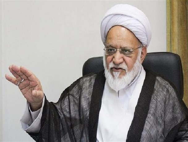 نباید 41 درصد بودجه 98 به فروش نفت وابسته باشد/ دولت به جای دغدغه مردم، به دنبال تامین حقوق کارمندانش است