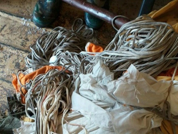 تصاویر/ قطعات به دست آمده از هواپیمای میگ 29 ارتش