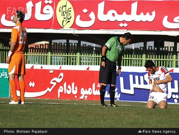 صادقیان: چرا با آبرویم بازی کردند؟!