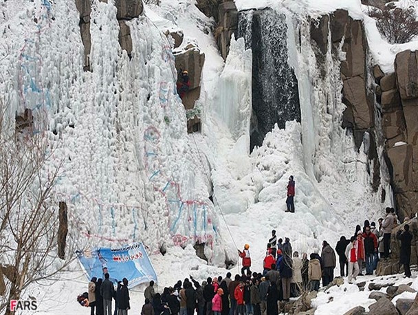 پیام رسان جشنواره زمستانی در همدان به راه افتاد