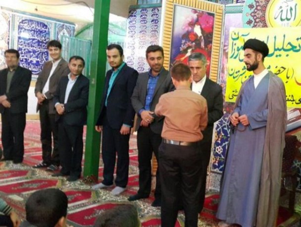 برگزاری مراسم تجلیل از ۴۲ دانش آموز برگزیده قرآنی شهرستان بهمئی+تصاویر