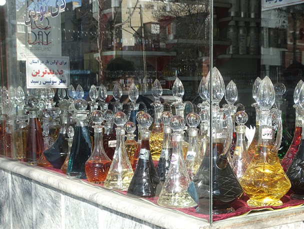 بازار فروش عطر در انحصار مافیای وارد کنندگان عطرهای تقلبی