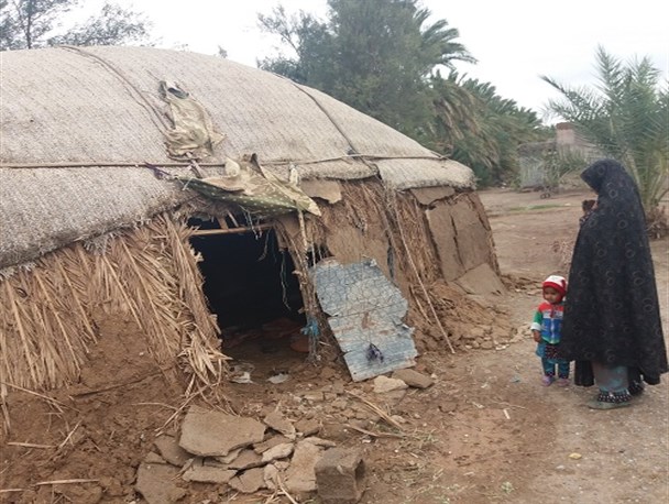 نارضایتی مردم سیل زده روستاهای دلگان سیستان و بلوچستان از امدادرسانی+ فیلم
